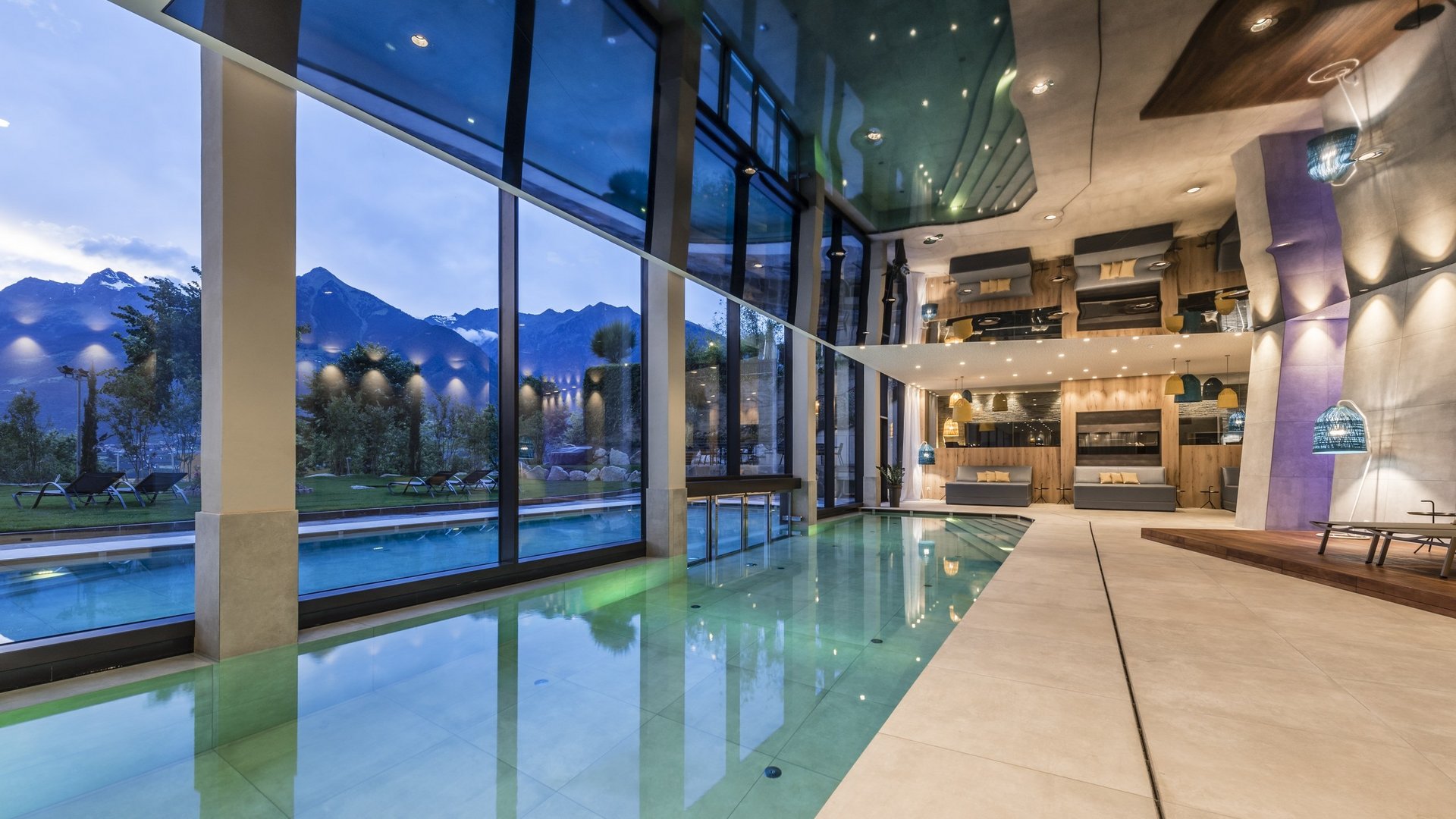 Schenna Resort In- & Outdoor Pool beim Day Spa im Schenna Resort